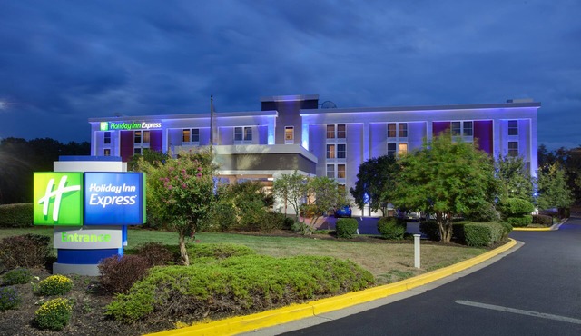 Holiday Inn Express Washington DC East - Andrews AFB by IHG