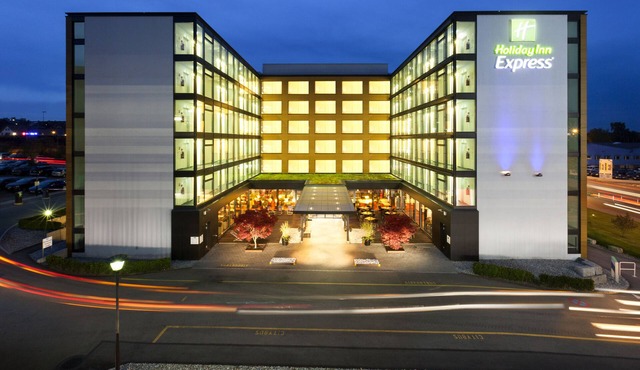Holiday Inn Express Zurich Airport by IHG