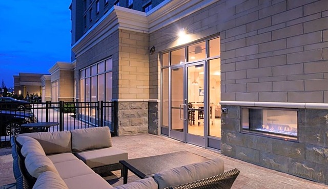 Holiday Inn Hotel & Suites Farmington Hills - Detroit NW by IHG