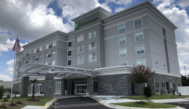 Holiday Inn Hotel & Suites Fayetteville W-Fort Bragg Area by IHG