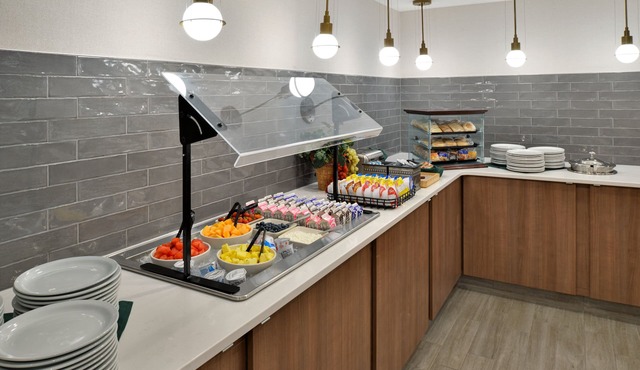 Holiday Inn Hotel & Suites Overland Park - Convention Center by IHG