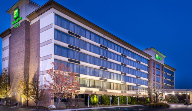Holiday Inn Hotel & Suites Warren by IHG