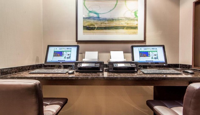 Holiday Inn Laval Montreal by IHG