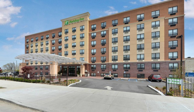Holiday Inn New York JFK Airport Area, an IHG Hotel