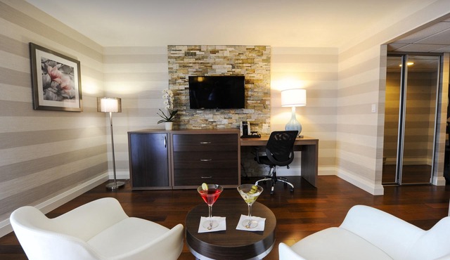 Holiday Inn Niagara Falls - By The Falls by IHG