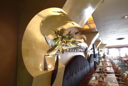 Holiday Inn Niagara Falls-By the Falls by IHG