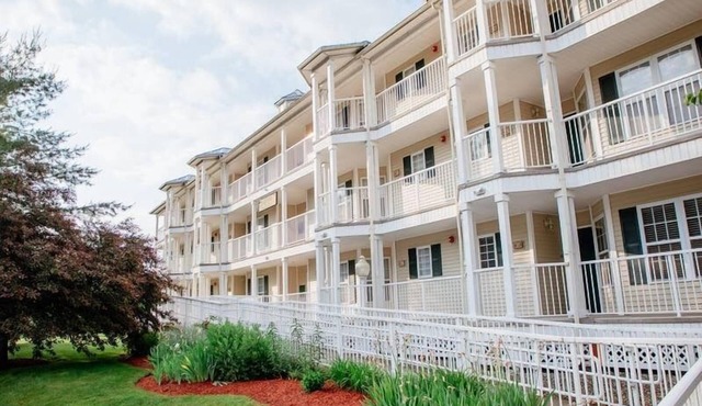 Holiday Inn Oak n' Spruce Resort -1BD Sleeps up to 4