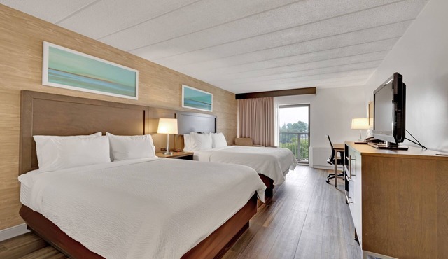 Holiday Inn Peterborough-Waterfront, ON by IHG