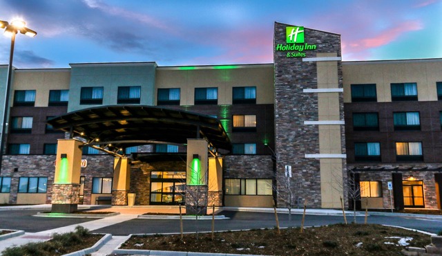 Holiday Inn & Suites Denver Tech Center-Centennial by IHG