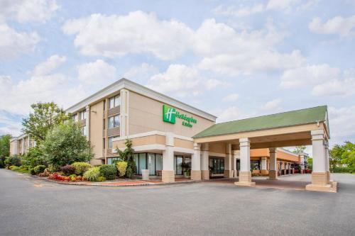 Holiday Inn & Suites Parsippany Fairfield by IHG