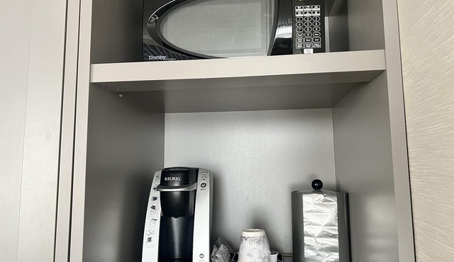 Holiday Inn Toronto Airport East by IHG