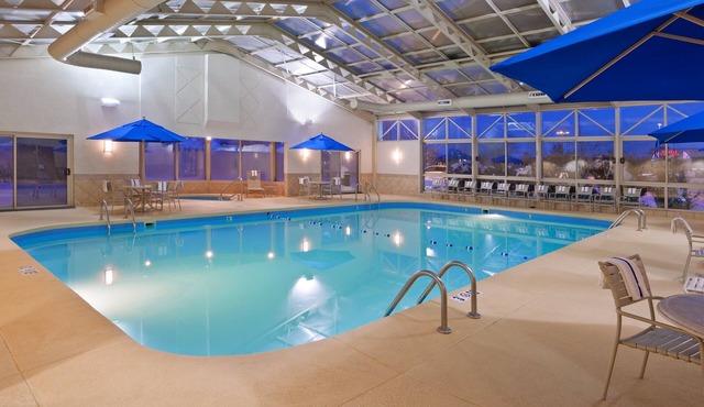 Holiday Inn Youngstown South by IHG