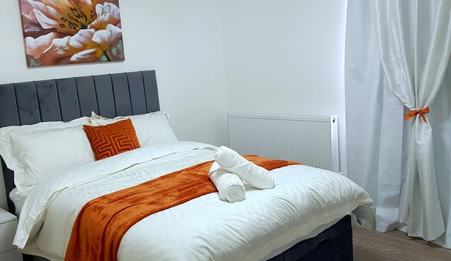 Holiday Let - Entire Modern Home in Medway