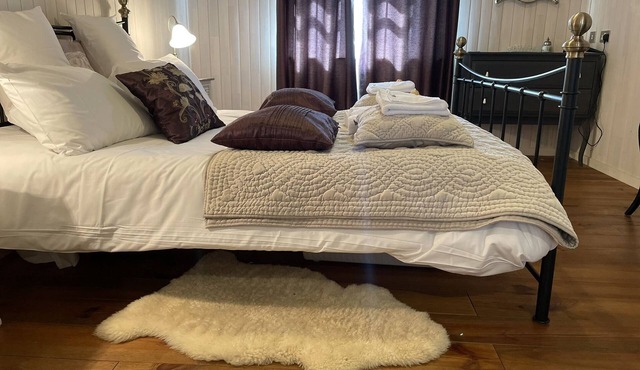 🥇 Holiday Lettings Beech Lodge 6 Bed Luxury