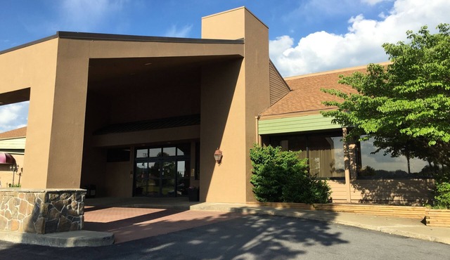 Holiday Lodge Hotel & Conference Center