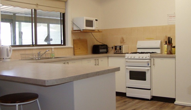 Holiday Magic ~ Esplanade ~ Close to Beach EXCELLENT OFF PEAK SPECIALS!