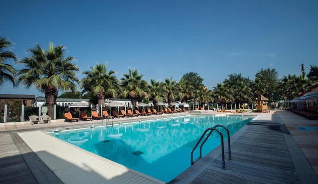 Holiday Marina Resort