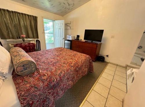 Holiday Motel