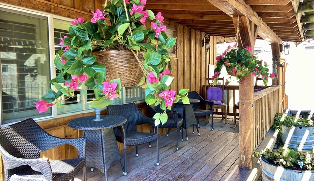 Holiday Motel & RV Park