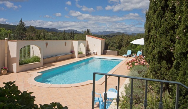 Holiday paradise with safe, heated swimming pool (April-Nov.) Panoramic views!