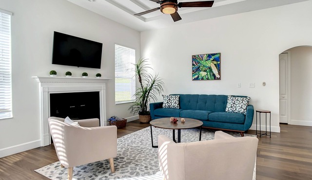 Holiday Ready Beautiful & Cozy - Heated Pool Home!