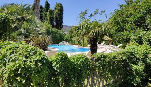 Holiday rental 7 bedrooms for 16 people in Languedoc Roussillon