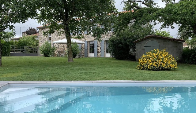 Holiday rental 8 to 9 people 4 bedrooms near Bressuire and Puy du Fou