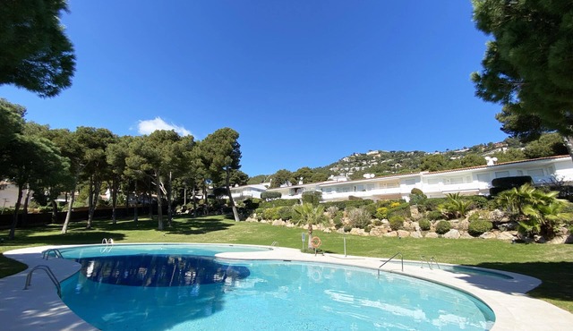Holiday rental apartment with swimming pool in Begur, Aiguablava