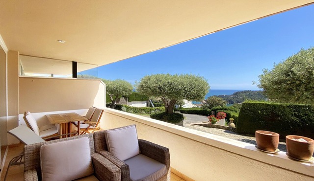Holiday rental apartment with swimming pool in Begur, Aiguablava