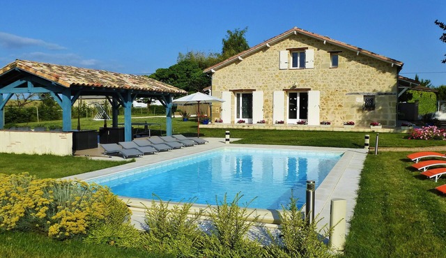 Holiday rental Cottage Lespiland for 12 people labeled 4 * and T & H