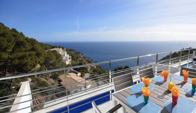 Holiday Rental semi-detached house with private pool in Begur, Sa Tuna
