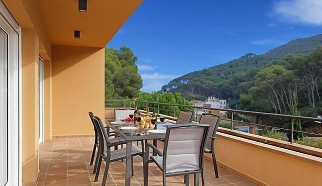 Holiday rental villa with swimming pool in Begur, Sa Tuna