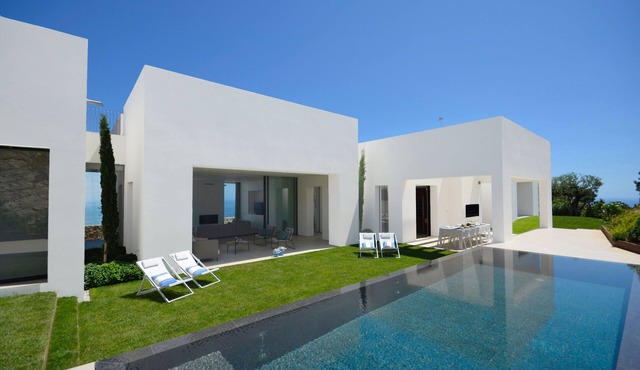 Holiday rental villa with swimming pool in Begur, Sa Tuna