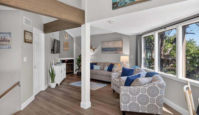 Holiday Shores 23 - Beautiful Villa with Resort Amenities!