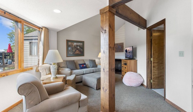 Holiday Shores 24 - Beautiful Villa with Resort Amenities!