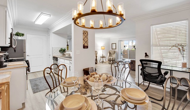 Holiday Special 30% off Serene Cozy Condo