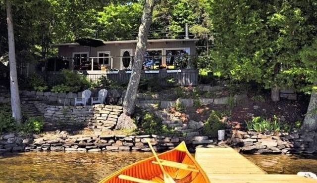 *Holiday Specials* Gorgeous Lakefront Cottage On 12 Mile Lake