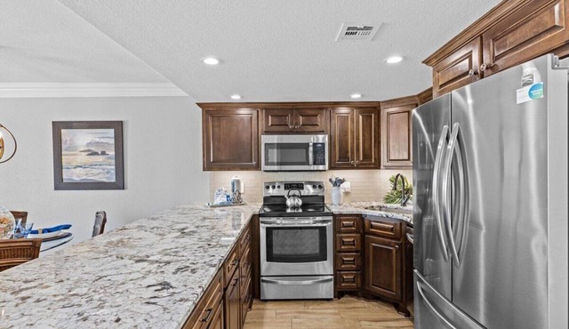 Holiday Surf Unit 522 Beachy Perfection