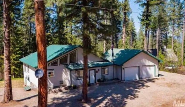 Holiday Tree House - with community pool & golf!