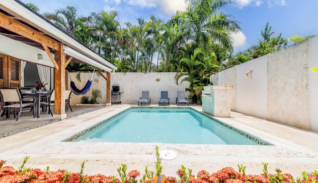 Holiday Villa - 3 Bedrooms A/C -2 Bathrooms-Private Pool-Garden-300M POPY Beach