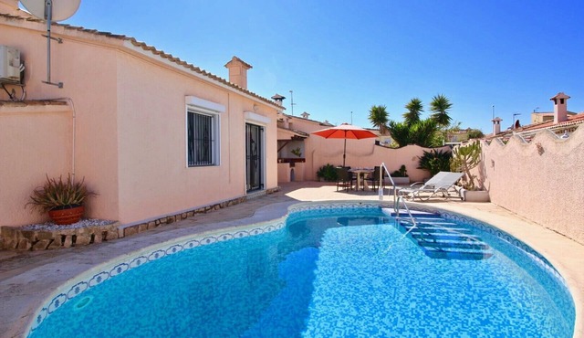 Holiday villa 500m from the beach El Retiro KS