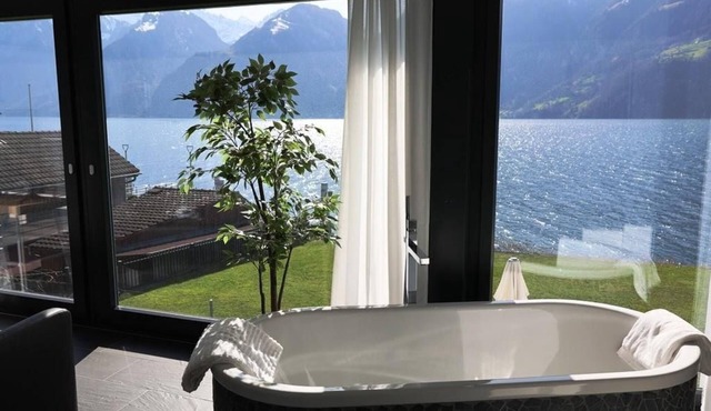 Holiday villa by the lake 1