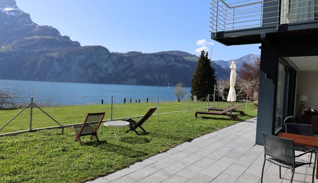 Holiday villa by the lake 3 for 2-4 persons