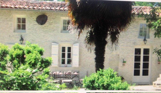 Holiday Villa - Cognac vineyards - swimming pool for 6 adults 2 children