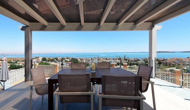 Holiday villa "El Carmoli" with a view of the water