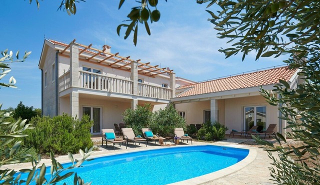 Holiday villa Isabella with private pool and beautiful garden