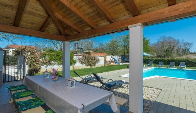 Holiday villa "Villa Perhat" with own pool