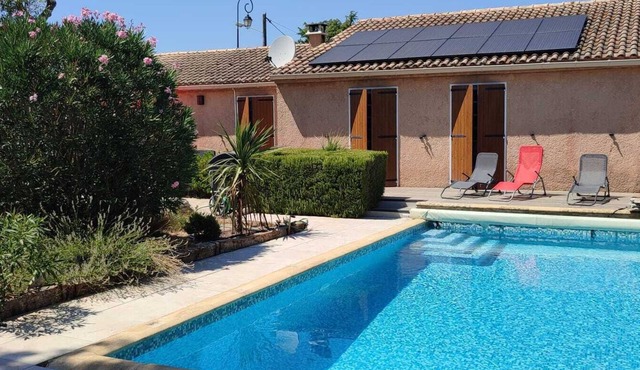 Holiday villa with pool near Avignon Orange Nîmes
