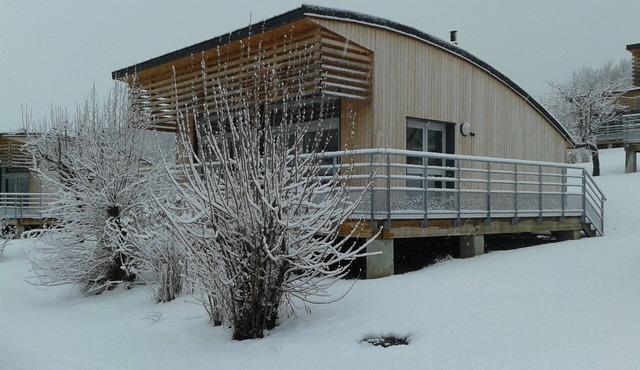 HOLIDAY VILLAGE OF LAKE MENET/FACING THE LAKE OF 14 HECTARES