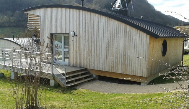 HOLIDAY VILLAGE OF LAKE MENET/FACING THE LAKE OF 14 HECTARES